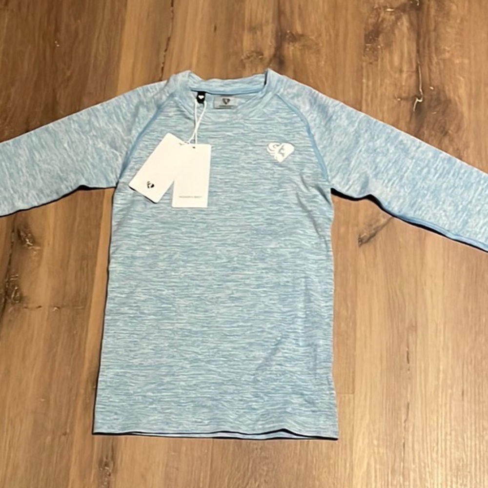 Women’s Best long sleeve, NWT small